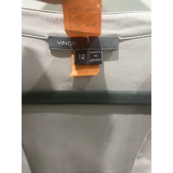 Vince V-Neck Gray Silk Long Sleeve Blouse Sz 12 - Picture 2 of 6